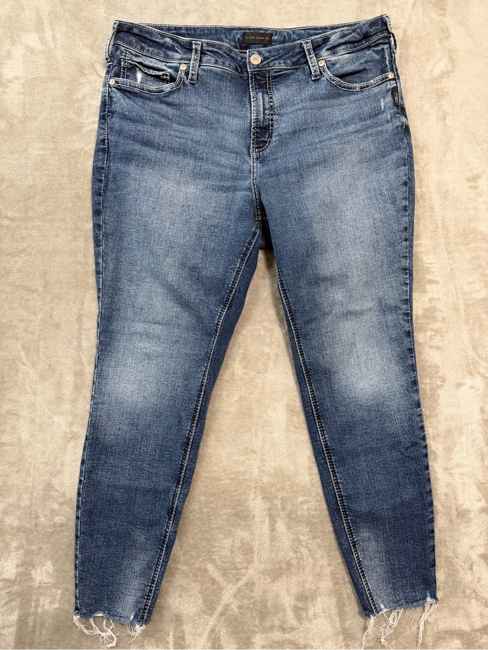 Silver Jeans Co. Suki Skinny Crop Distressed Raw Hem Medium Wash Jeans Size 18W